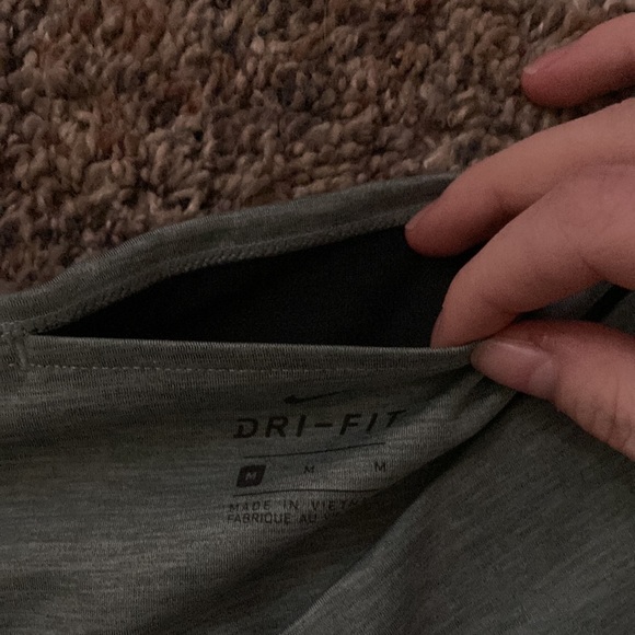 Nike Greenish glow dri-fit leggings size medium - Picture 4 of 4